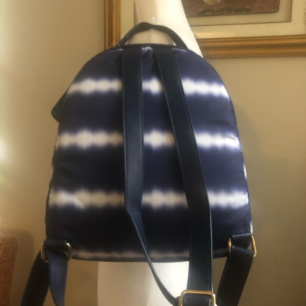 🗣SALE💥 Tommy Hilfiger Julia Dome Backpack 🌸 - Picture 5 of 5